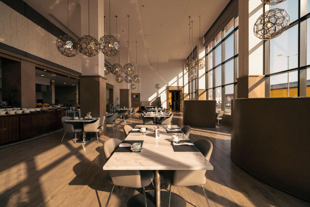 Radisson Blu Hotel, บูเรดาห์ ภายนอก รูปภาพ