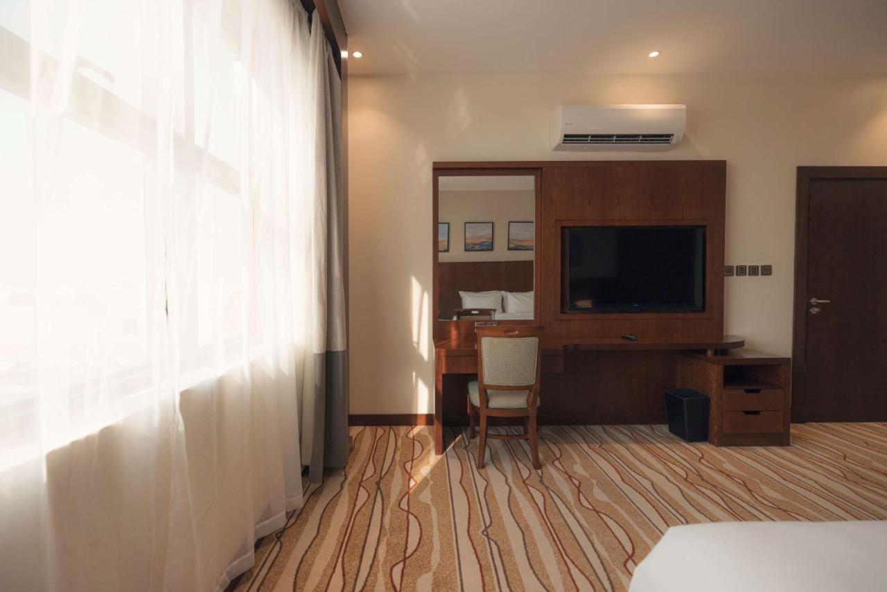 Radisson Blu Hotel, บูเรดาห์ ภายนอก รูปภาพ