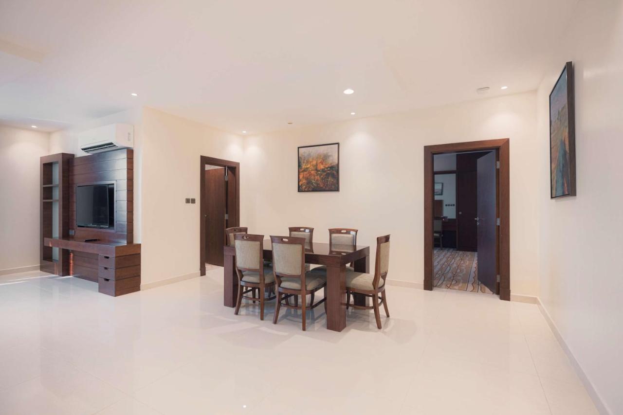 Radisson Blu Hotel, บูเรดาห์ ภายนอก รูปภาพ