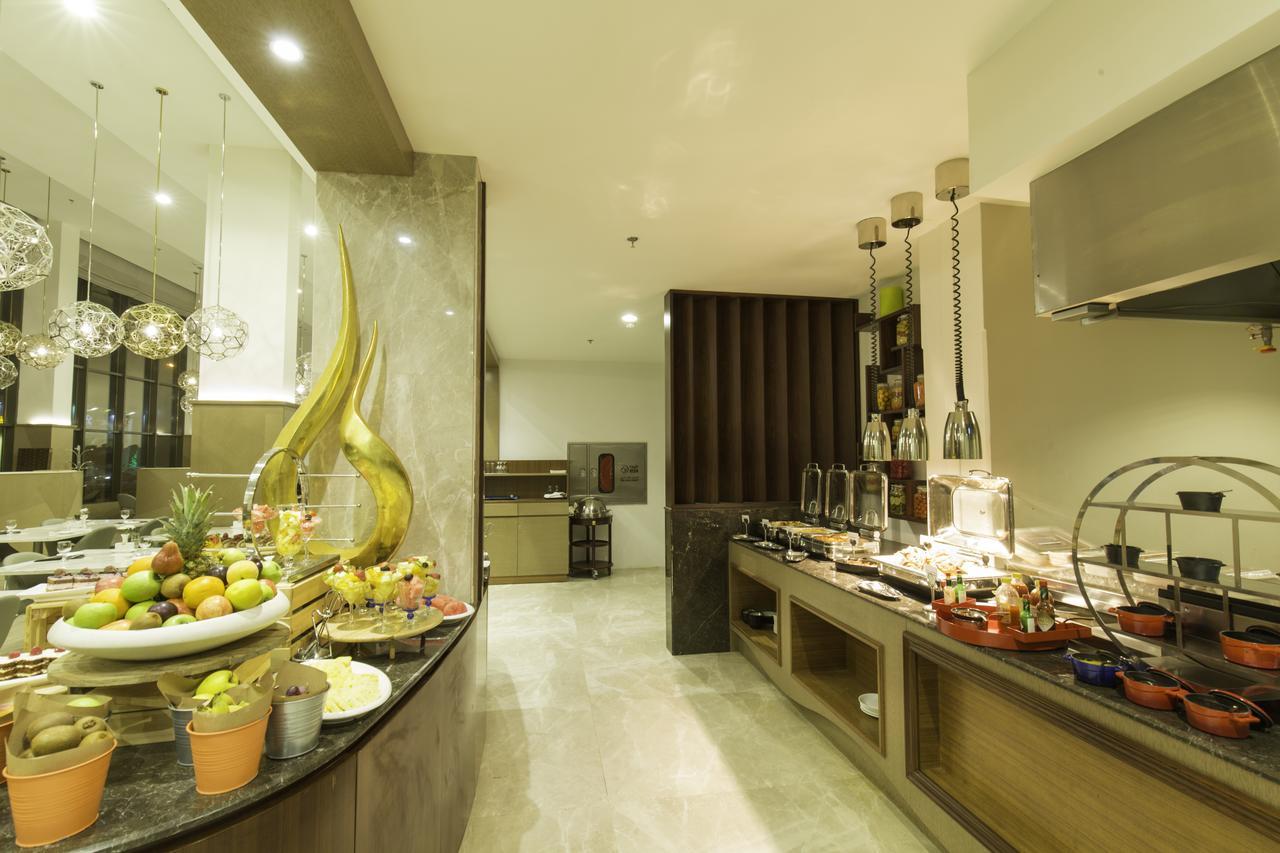 Radisson Blu Hotel, บูเรดาห์ ภายนอก รูปภาพ